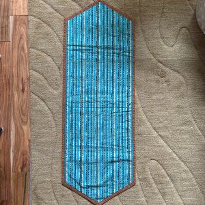 NWOT - Table Runner